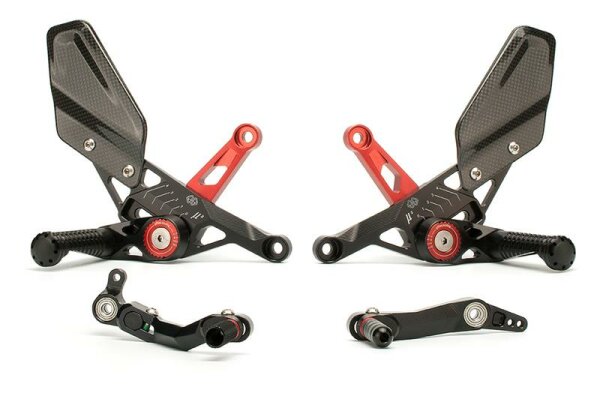 GILLES TOOLING MUE2 Einstellbare Fußrastenanlage Schwarz/Rot MV Agusta F3 675/800