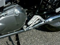 ZURÜCKVERSETZTE FUSSRASTENANLAGEN FÜR BONNEVILLE 900 2001-10